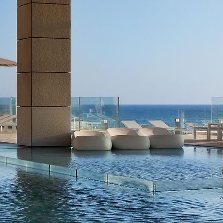 Royal Beach Hotel Tel Aviv By Isrotel Exclusive Екстериор снимка The pool at the hotel