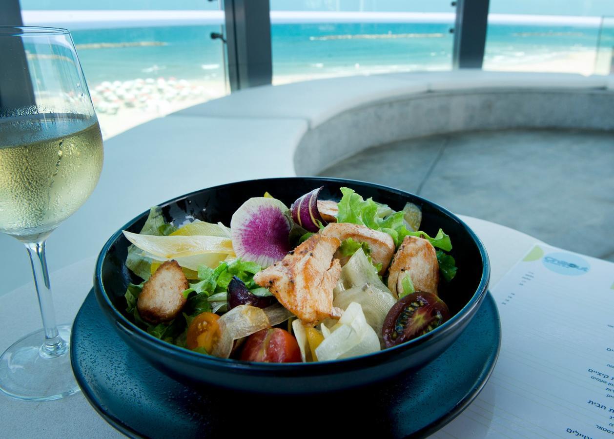Royal Beach Hotel Tel Aviv By Isrotel Exclusive Екстериор снимка A Caesar salad