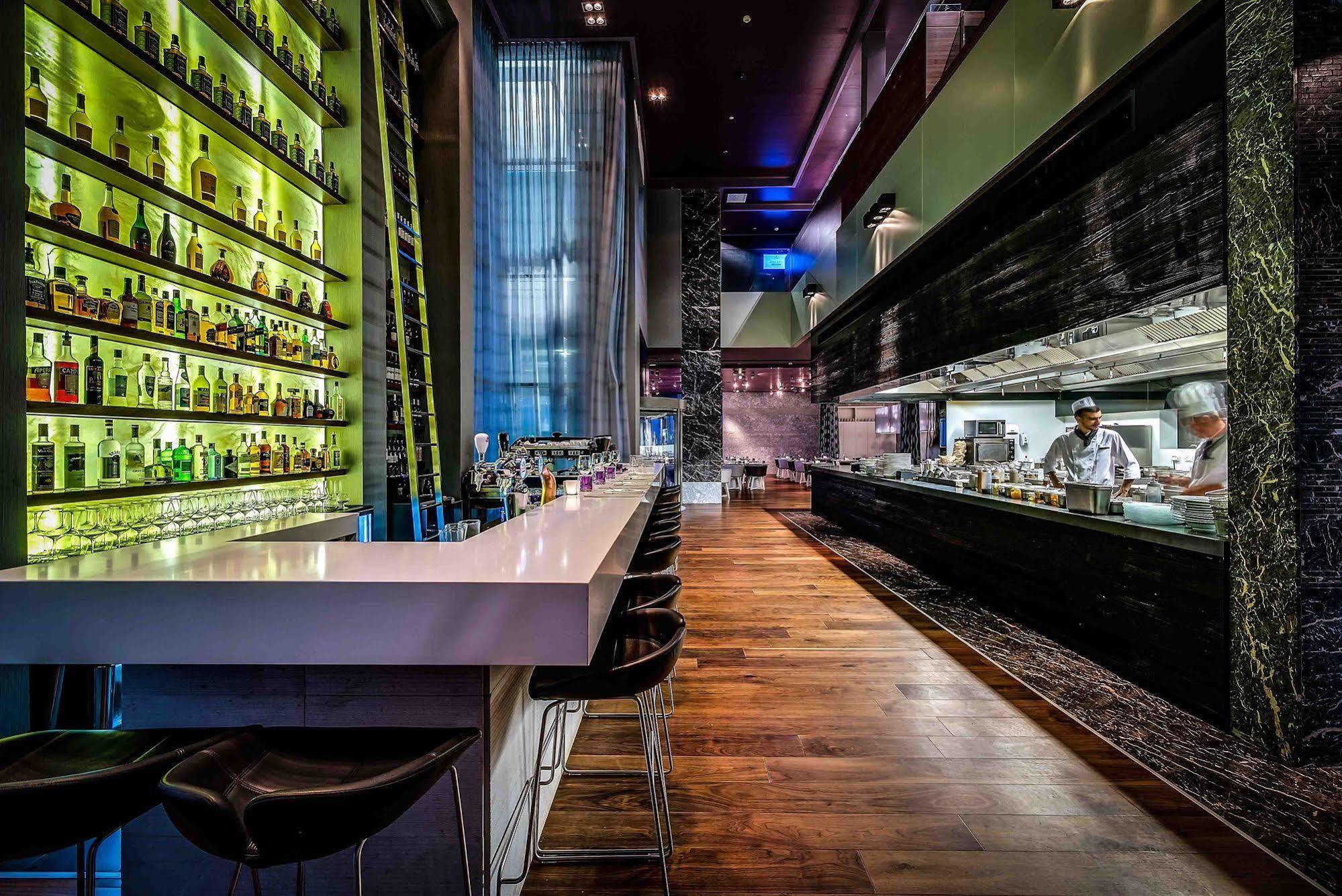 Royal Beach Hotel Tel Aviv By Isrotel Exclusive Екстериор снимка The bar at the restaurant