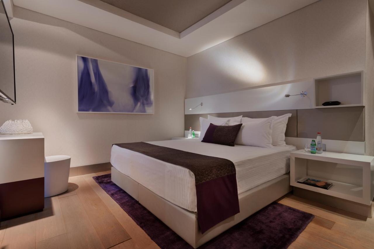 Royal Beach Hotel Tel Aviv By Isrotel Exclusive Екстериор снимка A bedroom at the hotel